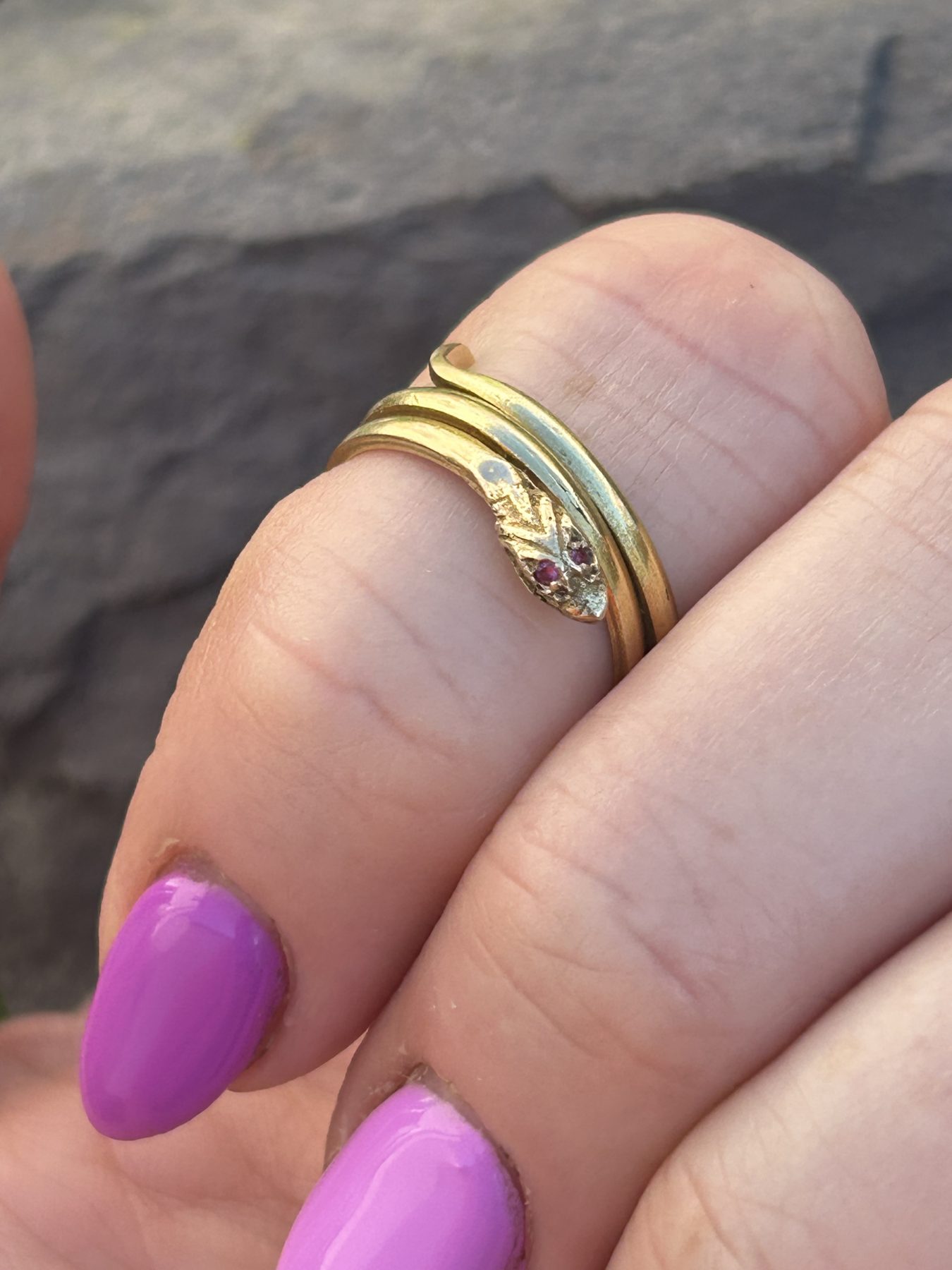 Beautiful 14ct ruby eyed snake ring - Image 9