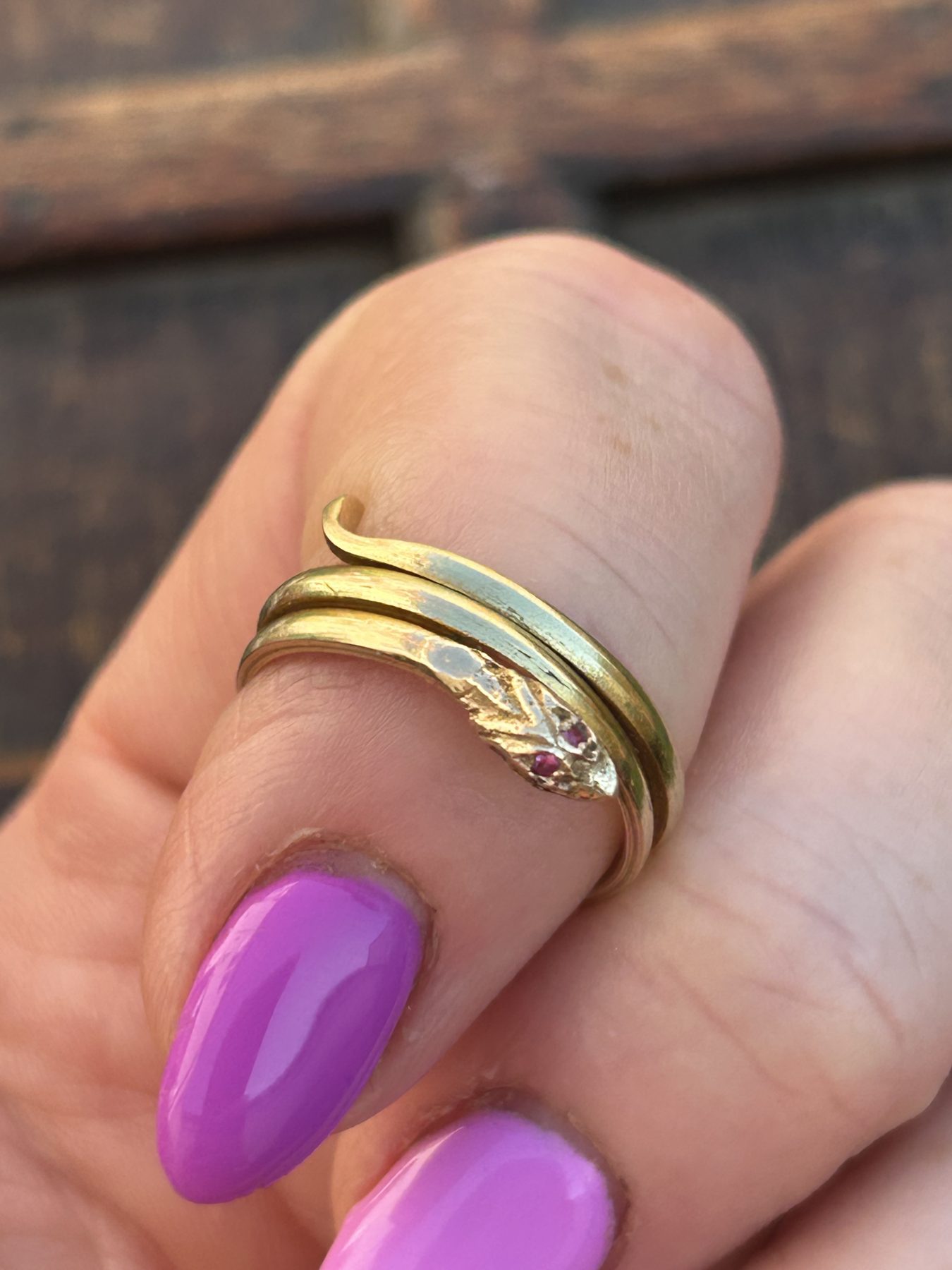 Beautiful 14ct ruby eyed snake ring - Image 6