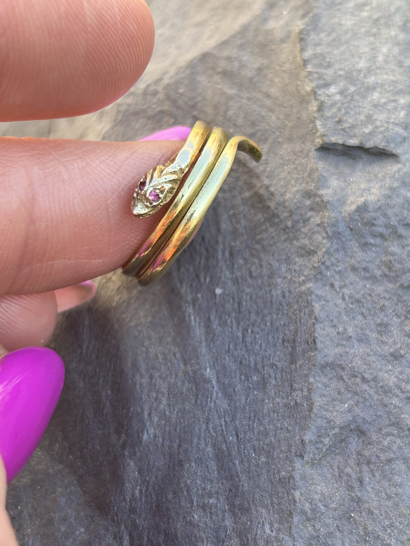 Beautiful 14ct ruby eyed snake ring - Image 3