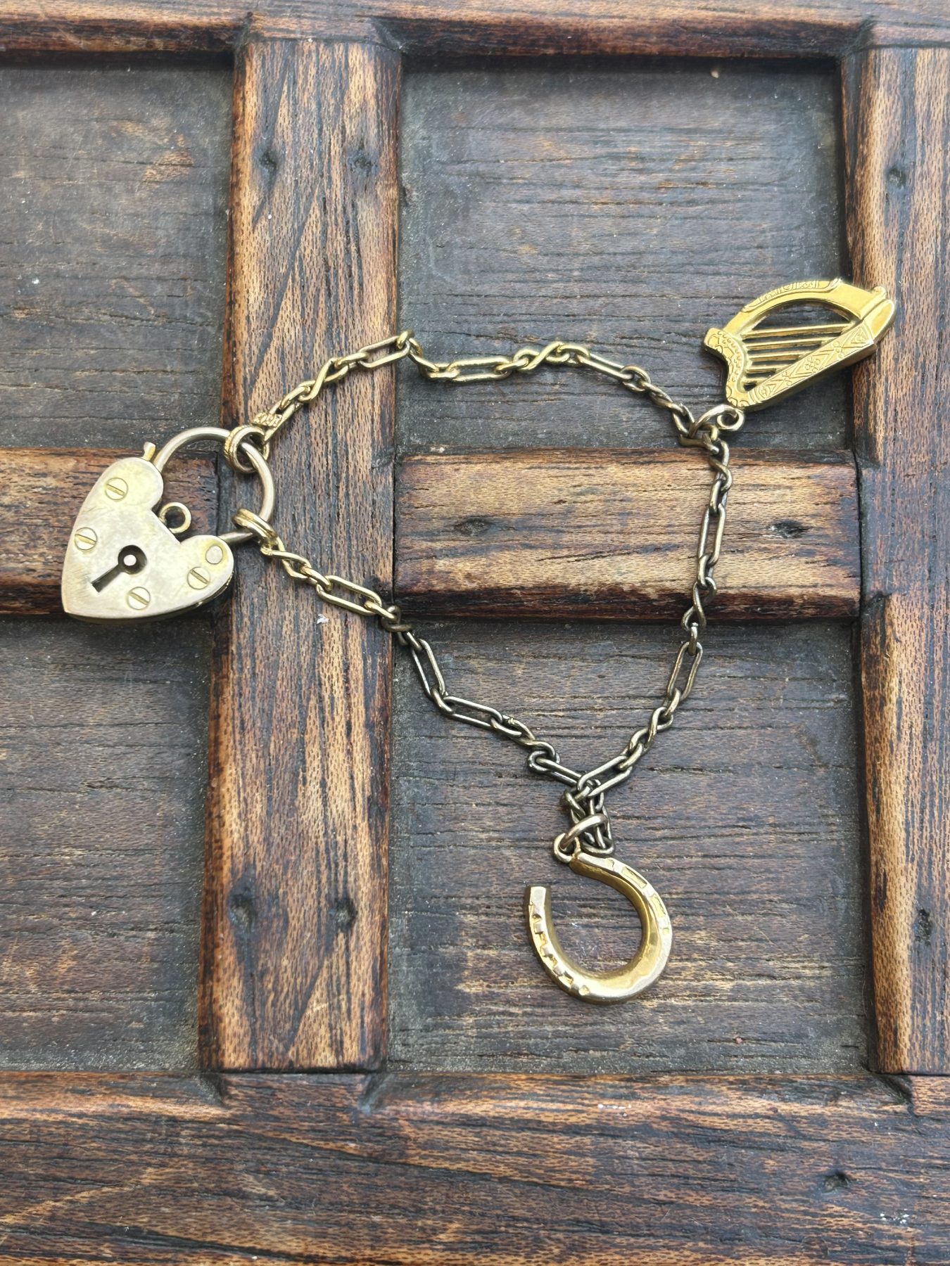 Antique trio of 9ct gold charms - Image 11