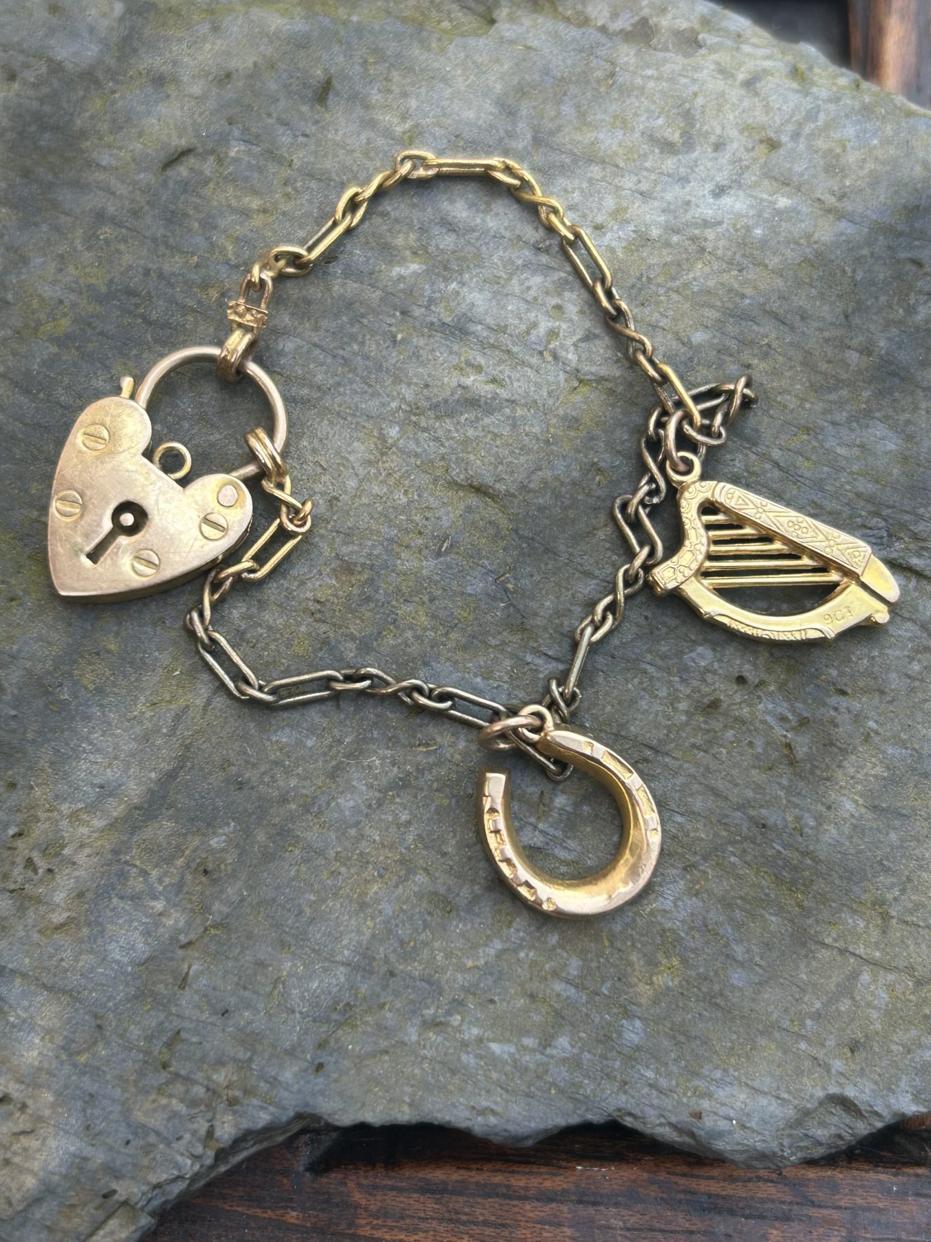 Antique trio of 9ct gold charms - Image 8