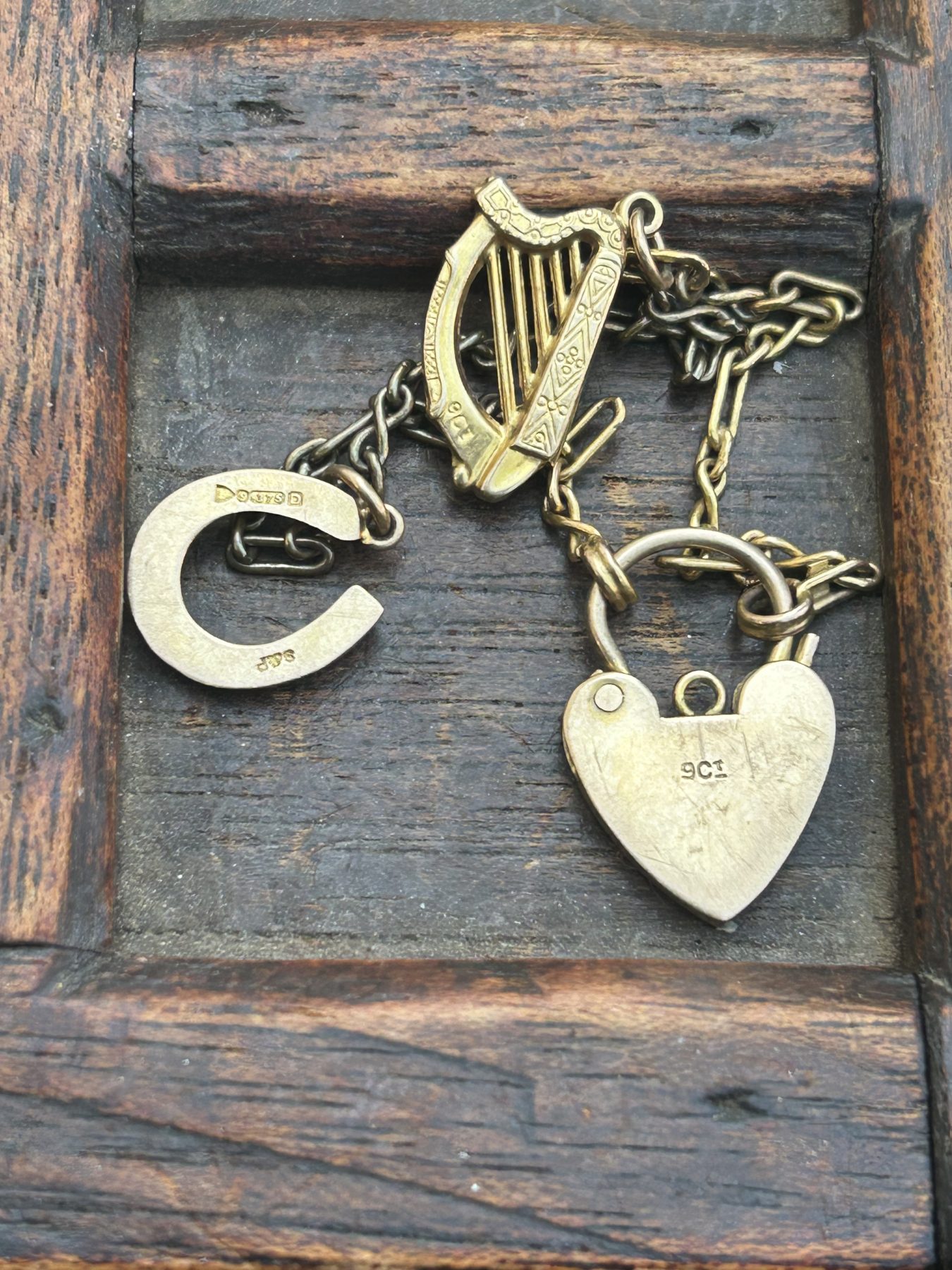 Antique trio of 9ct gold charms - Image 6