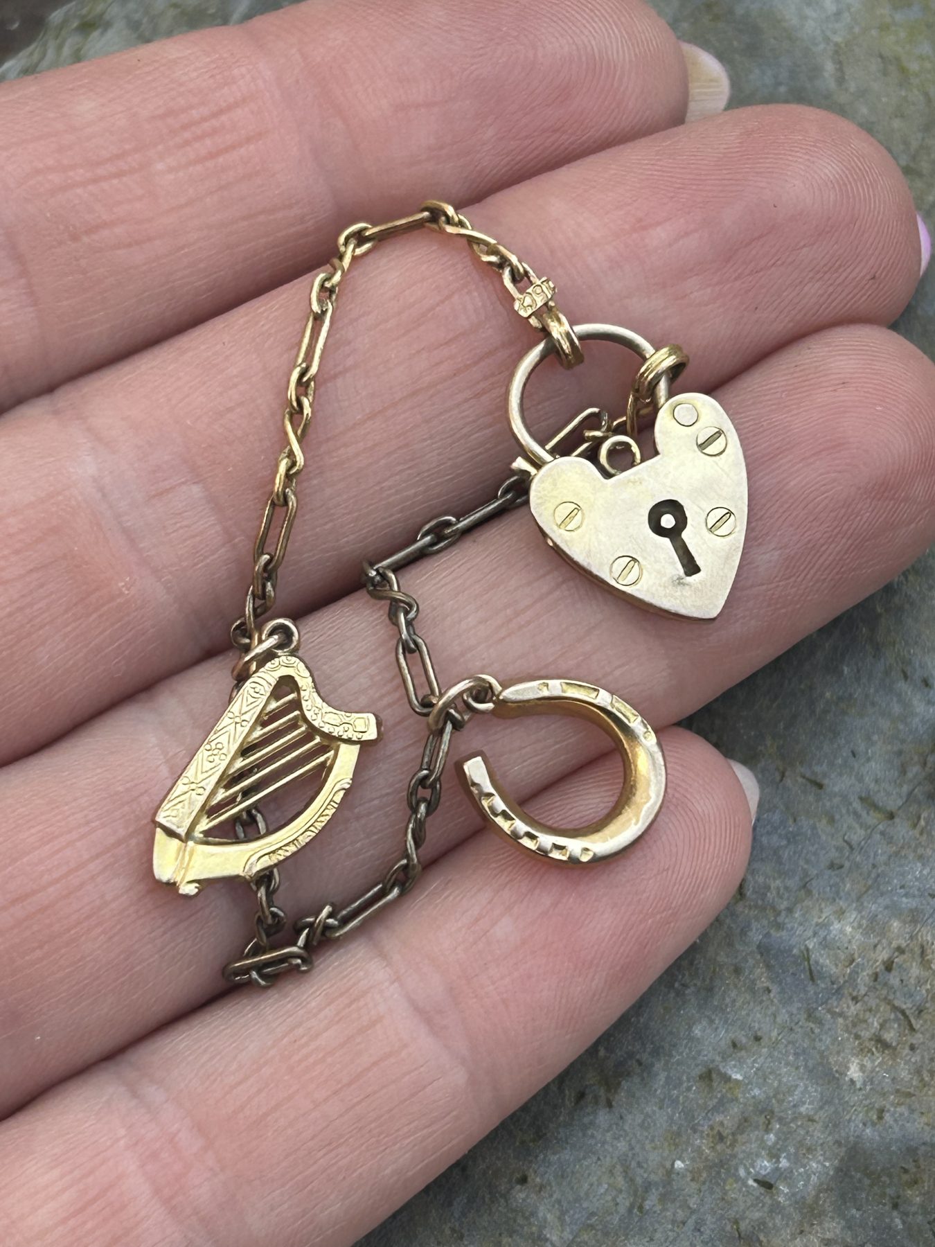 Antique trio of 9ct gold charms - Image 4